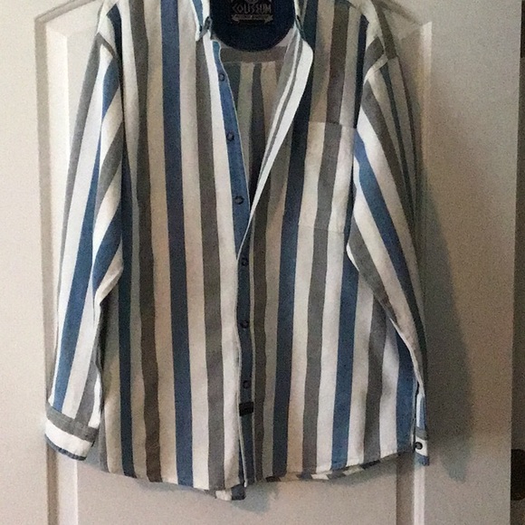 Coliseum authentic jeans wear long sleeve button down size L used good cond. - Picture 1 of 6